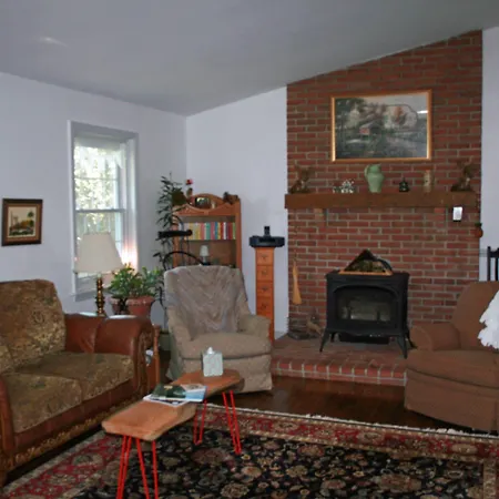 Carriage Corner Bed & Breakfast-2