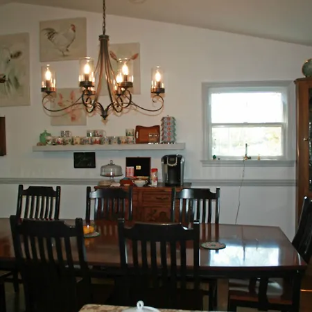 Carriage Corner Bed & Breakfast-3
